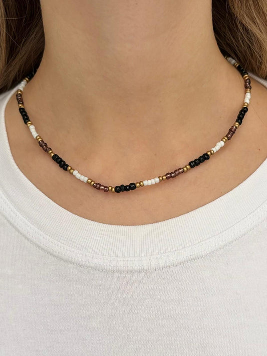 Collana girocollo con perline di vetro